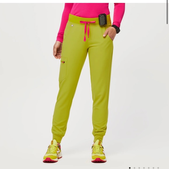 Figs Pants & Jumpsuits Figs Zamoral Jogger Scrub Pants Limeade